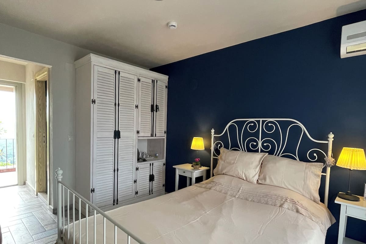 Standard Room, Balcony, Mountain View