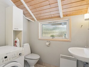 Bathroom - "Elenor" - 1.3km from the sea by Interhome (Græsted)