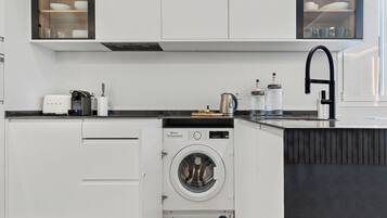 Apartment, Balcony, Ocean View | Private kitchen