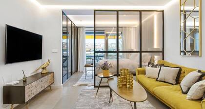 Golden Mile Lux Sea View Suite & Balcony