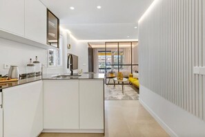 Interior - Golden Mile Lux Sea View Suite & Balcony (Marbella)