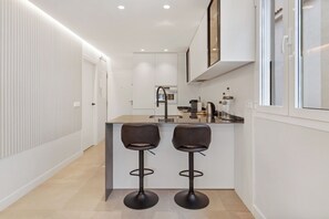 อพาร์ทเมนท์, ระเบียง, วิวทะเล | บริเวณนั่งเล่น