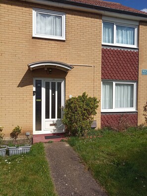 House, 3 Bedrooms, Accessible | Exterior detail - Basildon Holiday Home Essex UK (Basildon)