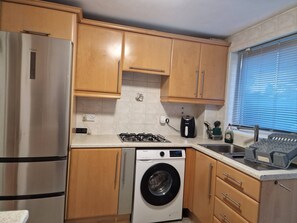 House, 3 Bedrooms, Accessible | Interior - Basildon Holiday Home Essex UK (Basildon)