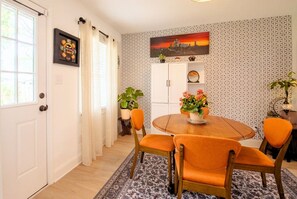 Dining - Stylish Zen 3BR Upper Level Near CLT & Whitewater (Charlotte)