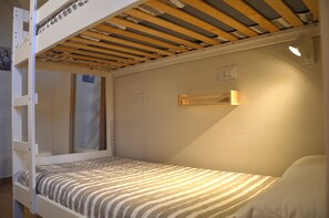 1 bedroom, WiFi, bed sheets - Vinci's little house (Vinci)