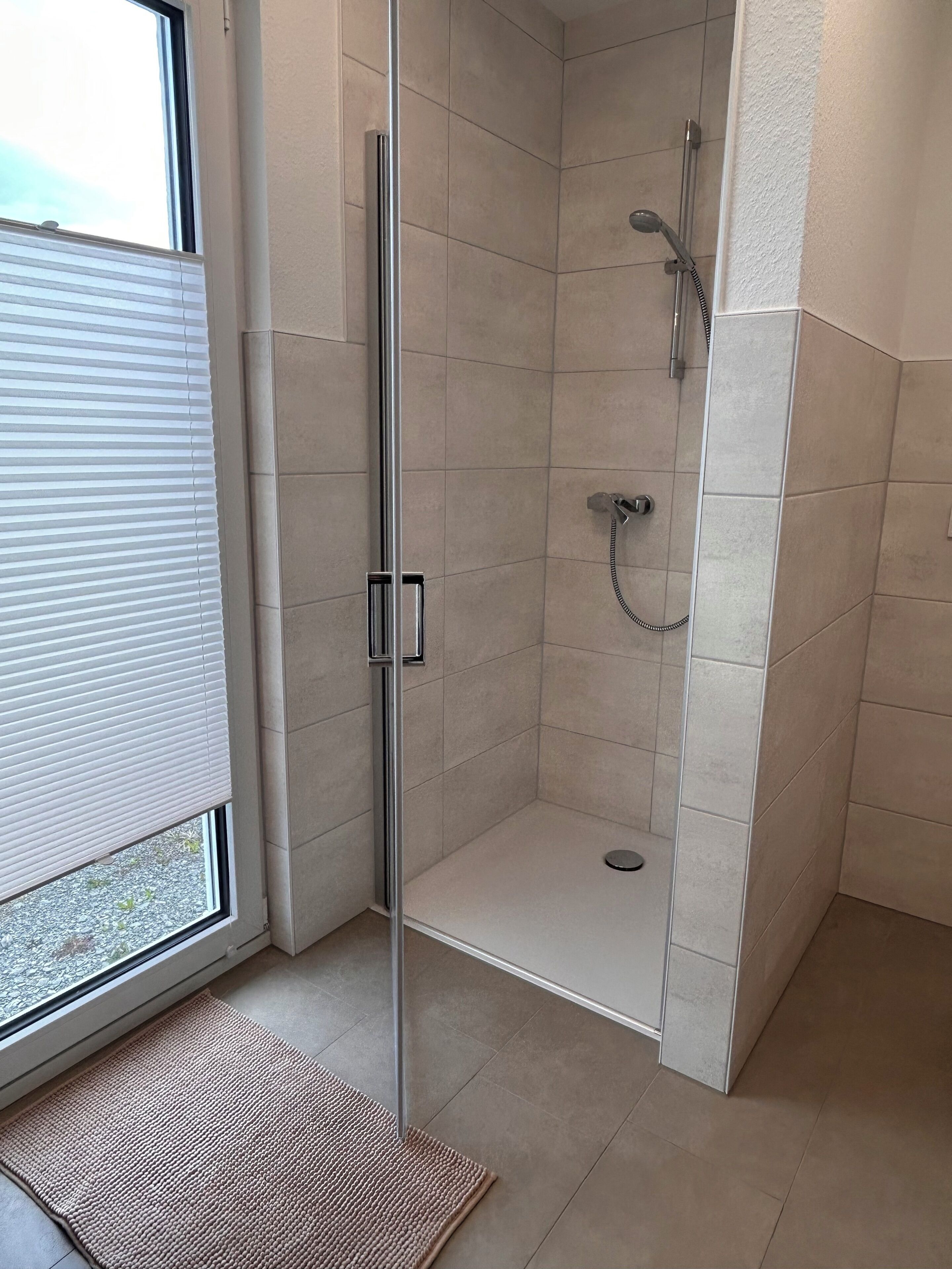 Douche, savon, papier toilette