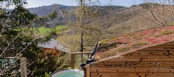 Small cottage in the heart of Beaujolais