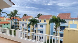 Property grounds - Cozy Penthouse Beach in Punta Cana, Apt 3 Bedrooms, 4 Bed-3 Bath-Pool-BBQ-AC (Punta Cana)