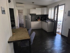 Private kitchen - Vrbo Property (Canet-en-Roussillon)