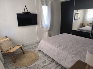 Room - Vrbo Property (Canet-en-Roussillon)