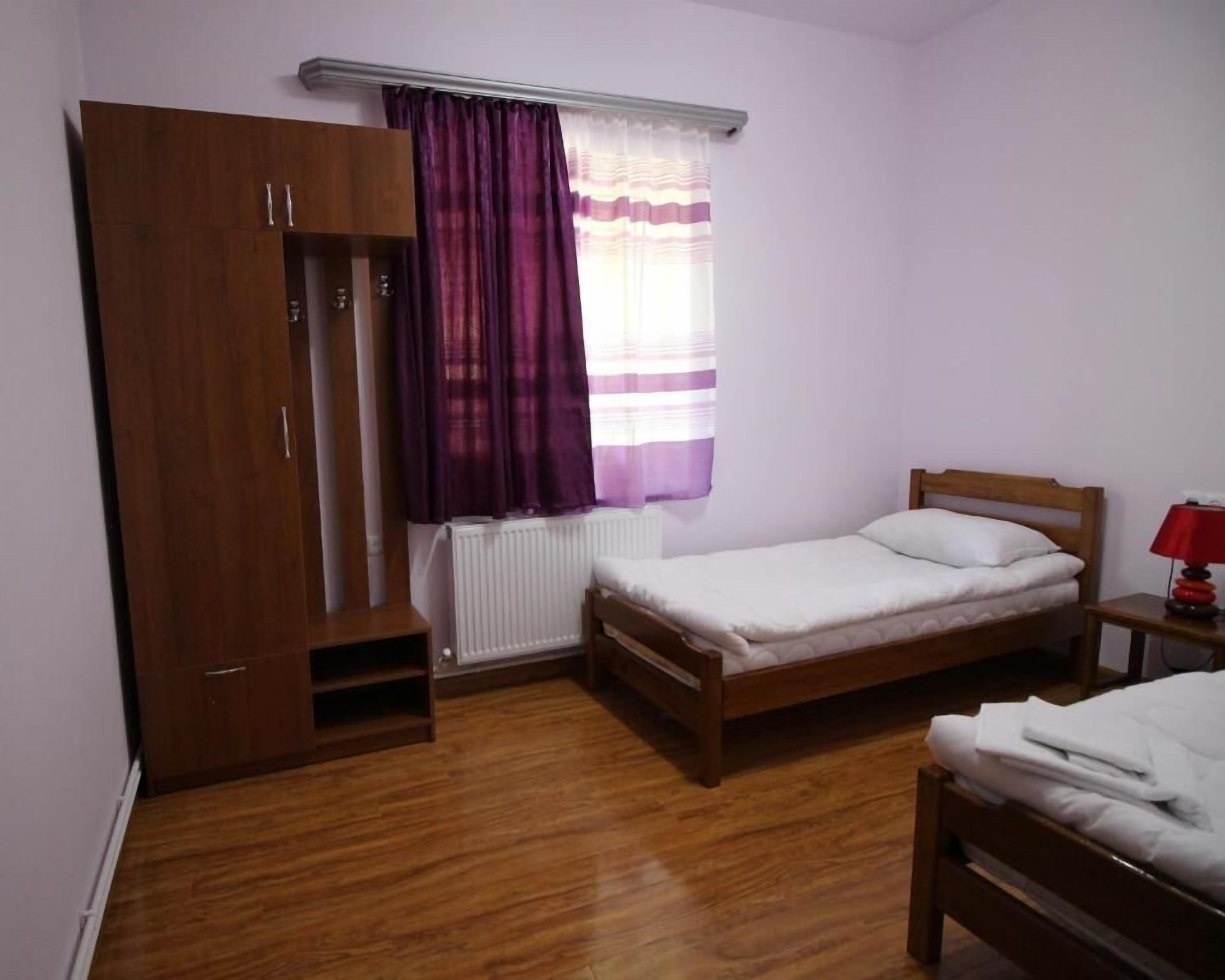 Camera con 2 letti singoli, vista giardino