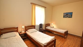 Triple Room, Hill View