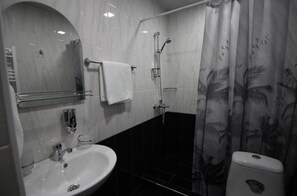 Phòng, quang cảnh vườn | Phòng tắm