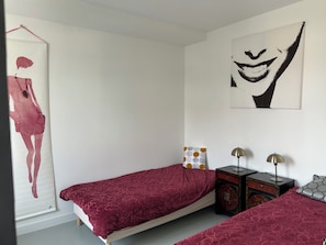 2 bedrooms, iron/ironing board, travel cot, free WiFi - Quiet renovated farmhouse with garden (saviere)