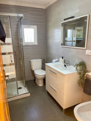 Douche, bidet