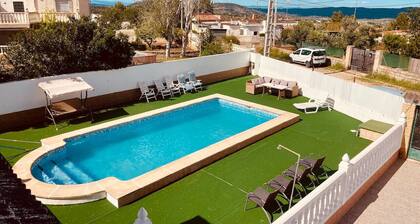 Villa Amparín - BBQ - POOL