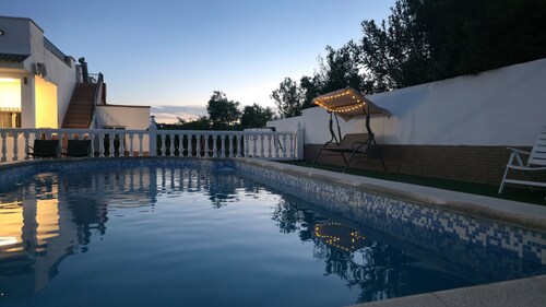VILLA AMPARIN BBQ-POOL