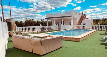 Villa Amparín - BBQ - POOL