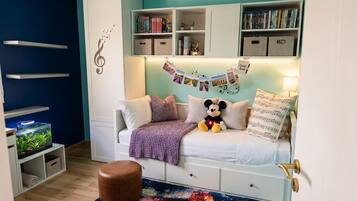 3 bedrooms, iron/ironing board, Internet