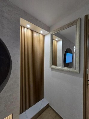 Deluxe Double or Twin Room, Balcony, City View | Interior - Mažijanik Hotel (Niksic)