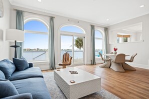 Smart TV - Private Island Home- Heated Pool, Views, Sleeps 24 (Sneads Ferry)