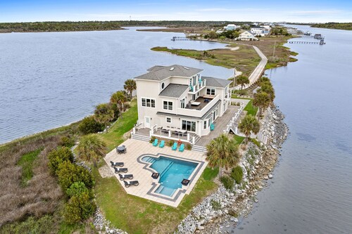 Private Island Home- Heated Pool, Views, Sleeps 24