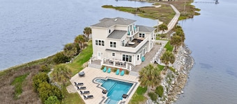 Private Island Home- Heated Pool, Views, Sleeps 24