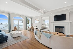 Smart TV - Private Island Home- Heated Pool, Views, Sleeps 24 (Sneads Ferry)