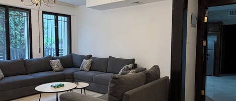 Apartment, 3 Bedrooms, Smoking, Balcony | Living room