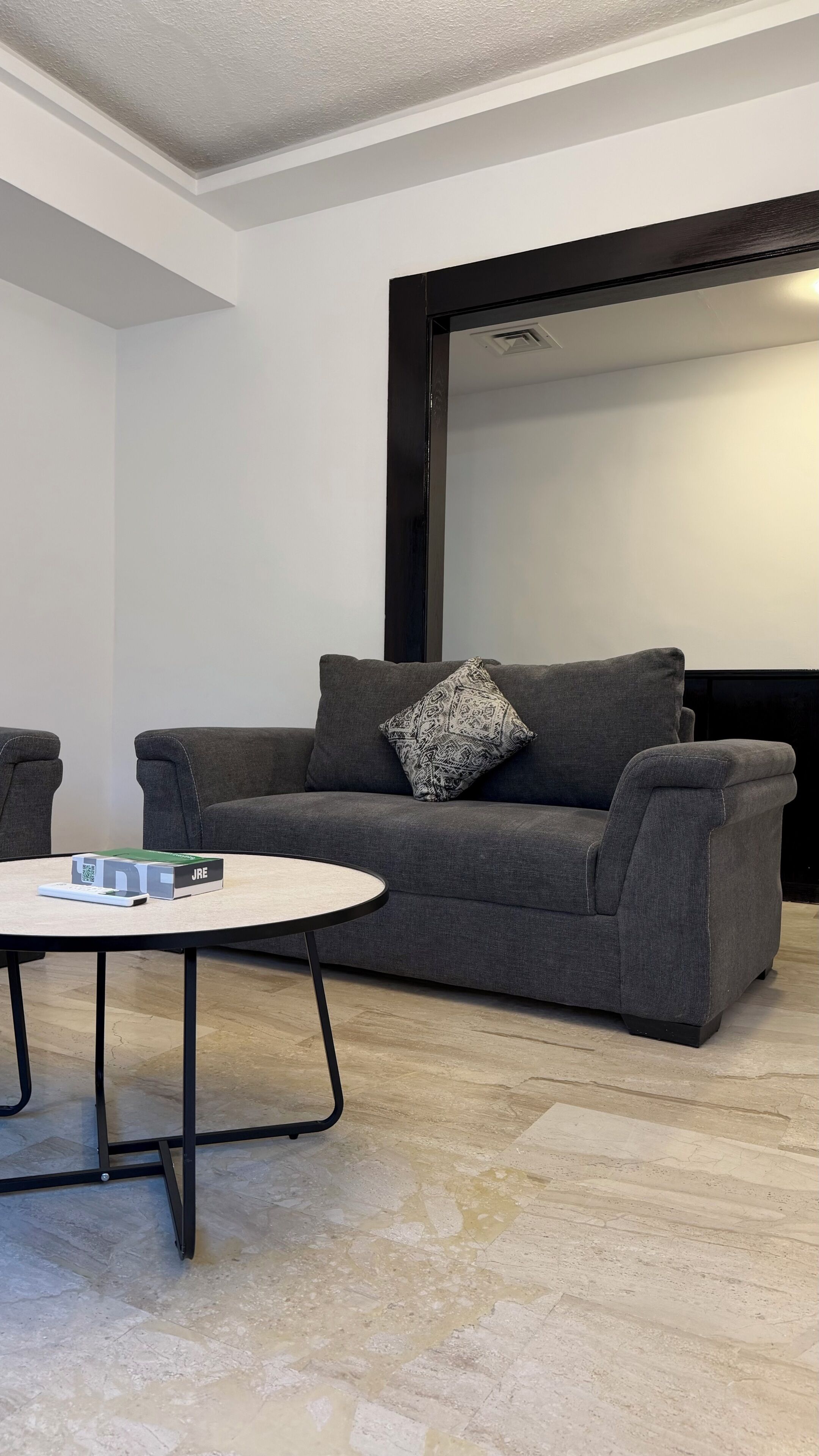 Apartment, 3 Bedrooms, Smoking, Balcony | Living room