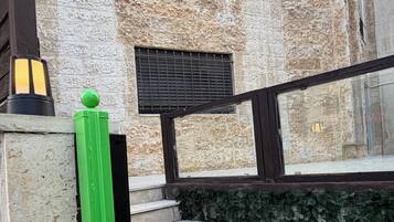 อพาร์ทเมนท์, 3 ห้องนอน, สูบบุหรี่ได้, ระเบียง | การตกแต่งภายนอก