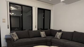 Apartment, 3 Bedrooms, Smoking, Balcony | Living room