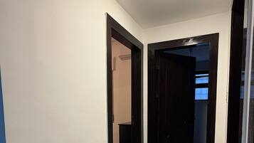 Apartment, 3 Bedrooms, Smoking, Balcony | Interior