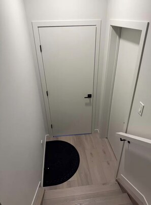 Interior - Super-Classic 2 BRMs 1 BTH Basement Suite (Edmonton)