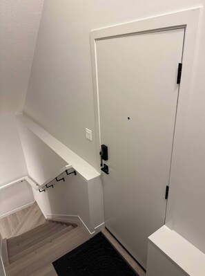 Interior - Super-Classic 2 BRMs 1 BTH Basement Suite (Edmonton)