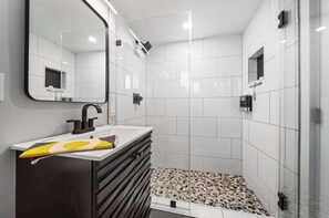 Shower, hair dryer, towels - Private Pool, Mountain Views and Modern Desert Home (Palm Springs)