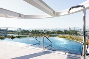 Piscina en la azotea