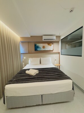1 bedroom, WiFi, bed sheets - Beachfront Retreat: Premium Escape with Direct Beach Access (João Pessoa)