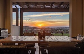 Outdoor dining - Modern luxury & unforgettable sunsets at Mavila - huge patio w pool (Cabo San Lucas)