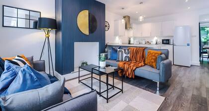 House Sleeps 7 With Garden and Free Parking