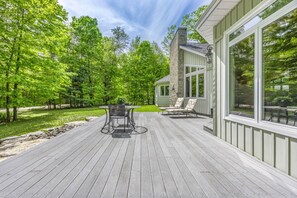 Outdoor dining - Nonno Vince's Cottage!! (Tiny)