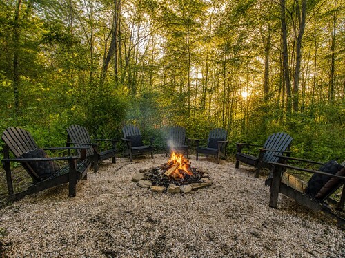 Modern Lux Tiny Cabins in Wooded Getaway w/Hot Tub