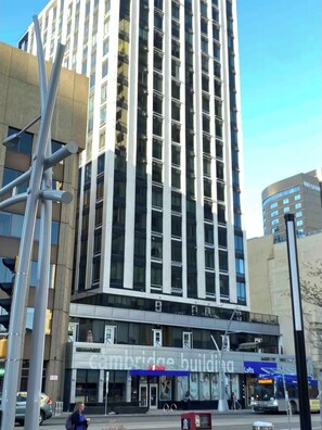 Exterior - High rise Exquisite Comfortable Loft (Edmonton)