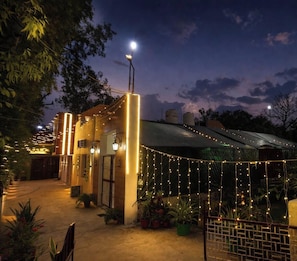 Exterior - Peaceful Stay in Dayal Bagh Near Prem Nagar Gate ,Ideal for Satsang Visitors (Agra)