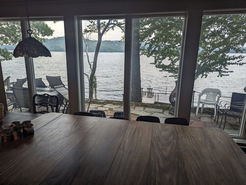 Spacious 4-bedroom house on enchanting Squam Lake - Sleeps 11