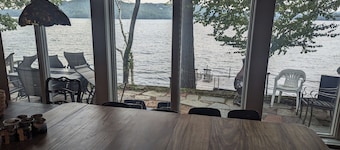 Spacious 4-bedroom house on enchanting Squam Lake - Sleeps 11