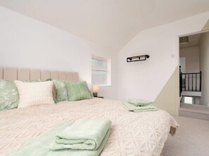 Room - Luxury & Affordable newly renovated for long stays (North East Lincolnshire)