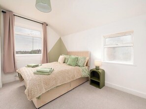 Room - Luxury & Affordable newly renovated for long stays (North East Lincolnshire)