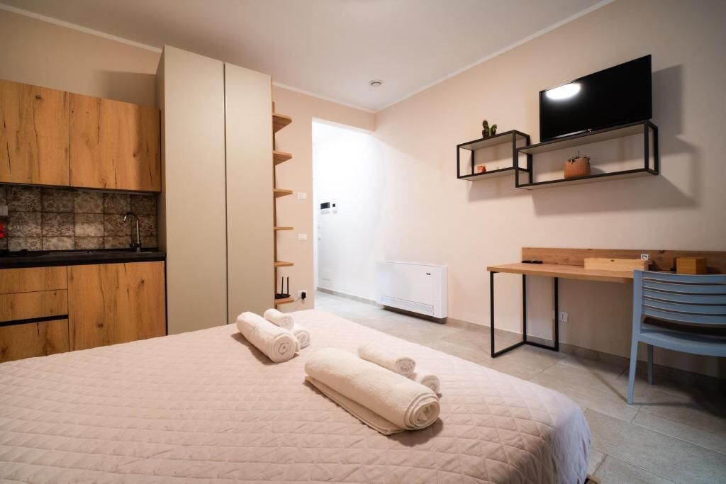 Superior Double Room, Balcony, Courtyard View